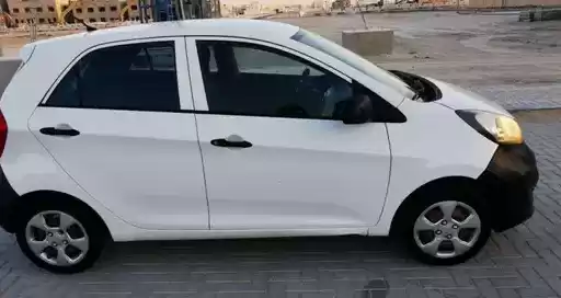 Использовал Kia Rio Hatchback Продается в Аль-Садд , Доха #7574 - 1  image 